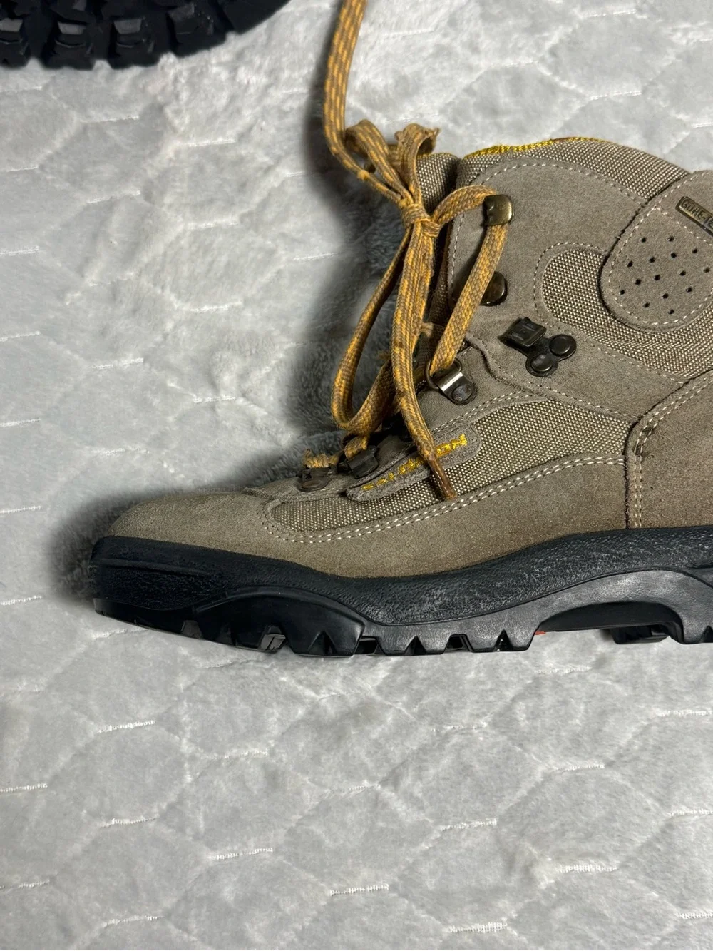 Salomon Gore-Tex Waterproof Hiking Boots Womens 7‎ EU 38⅔ Backpacking